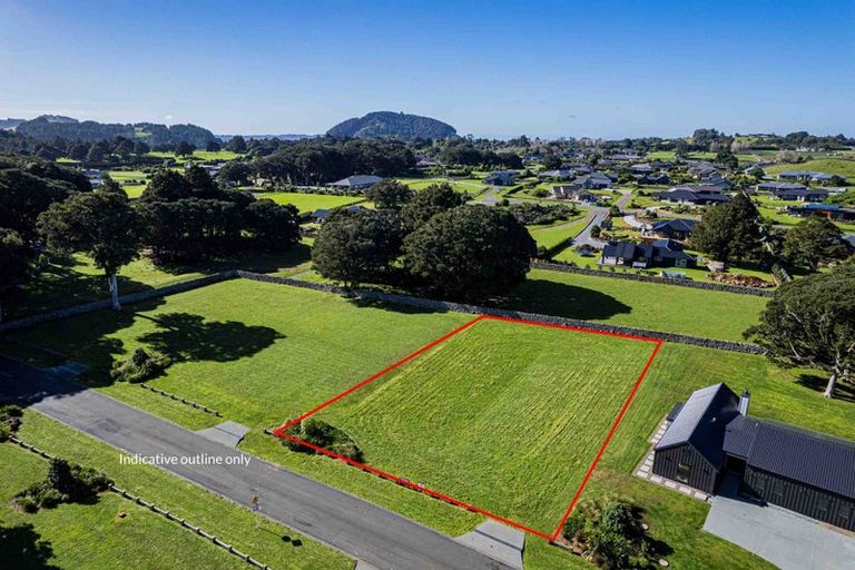 Photo of property in 35 Stoney Hill Road, Te Kamo, 0185