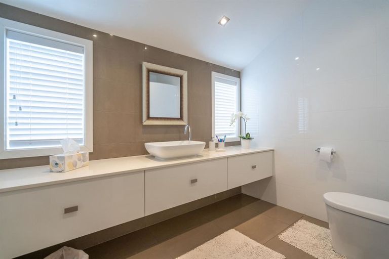 Photo of property in 26 Bluefin Way, West Harbour, Auckland, 0618