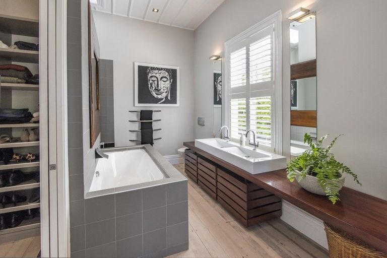 Photo of property in 7 Summer Street, Stanley Point, Auckland, 0624