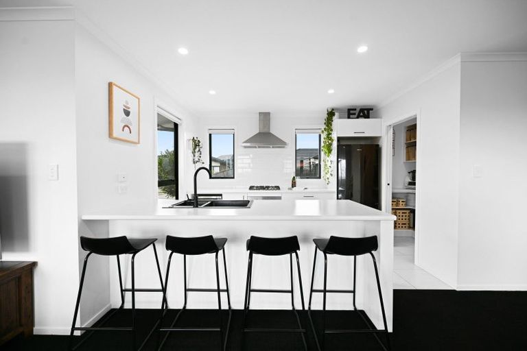 Photo of property in 8 Pragma Rise, Rototuna North, Hamilton, 3210