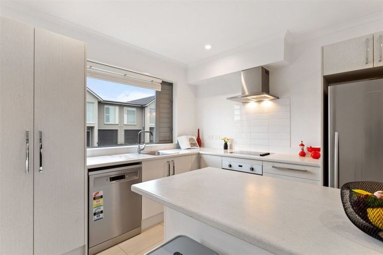 Photo of property in 14 Shelduck Way, Hobsonville, Auckland, 0616