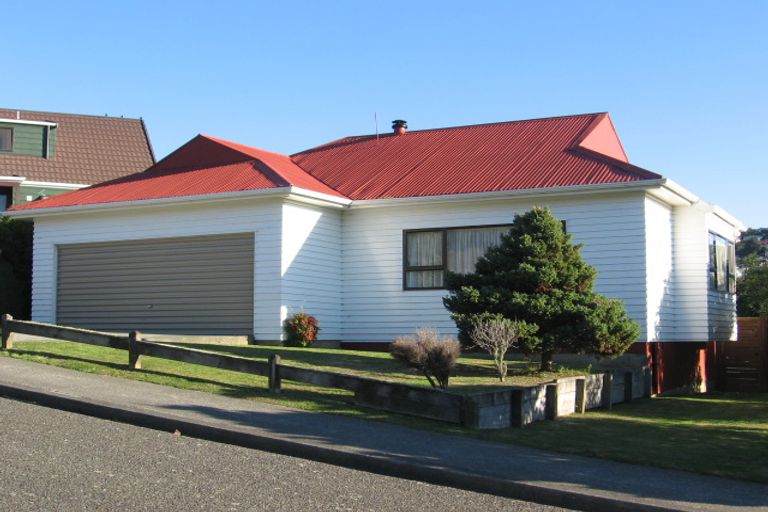 Photo of property in 27 Wingfield Place, Churton Park, Wellington, 6037