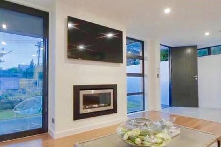 Photo of property in 52 Omahu Road, Greenlane, Auckland, 1051