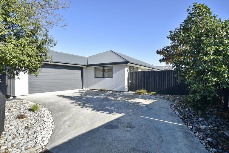 Photo of property in 411a Bower Avenue, Parklands, Christchurch, 8083