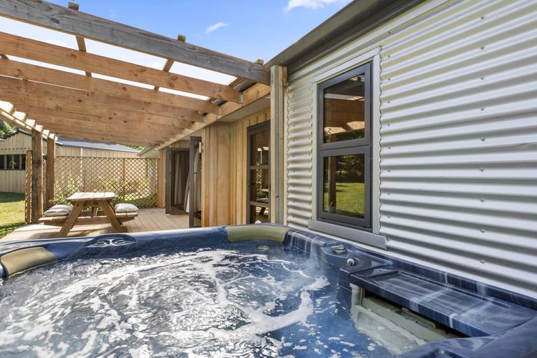 Photo of property in 31 Mangakino Road, Raglan, 3295