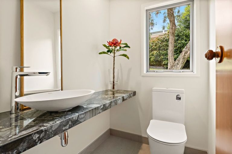 Photo of property in 5 Meanda Gardens, Sunnyhills, Auckland, 2010