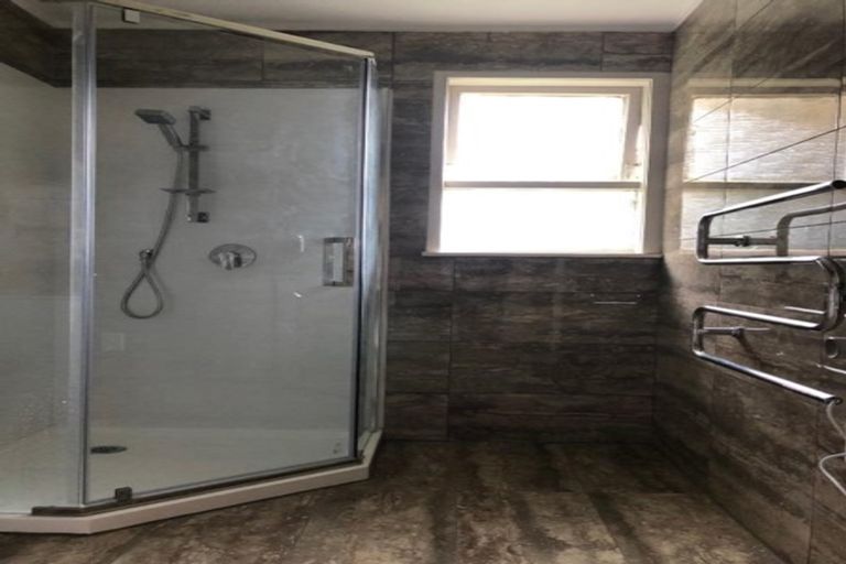 Photo of property in 62b Birkdale Road, Birkdale, Auckland, 0626