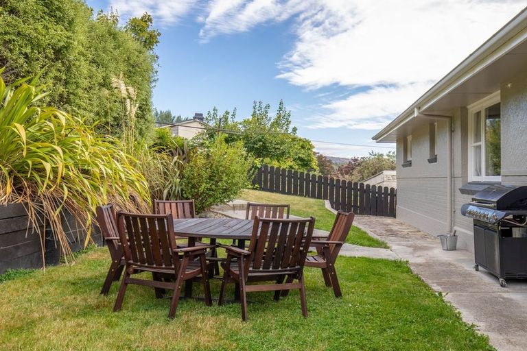 Photo of property in 107 Branxholm Street, Roxburgh, 9500