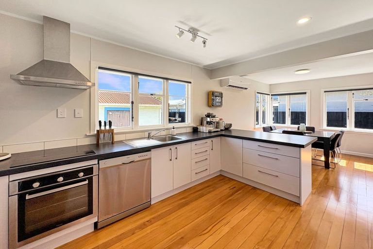 Photo of property in 1/218 Pine Avenue, South New Brighton, Christchurch, 8062