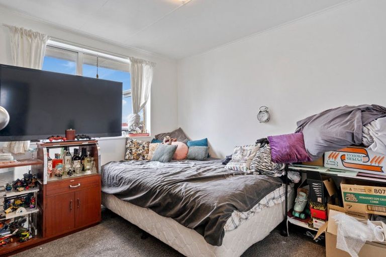 Photo of property in 42 Hinemoa Street, Levin, 5510