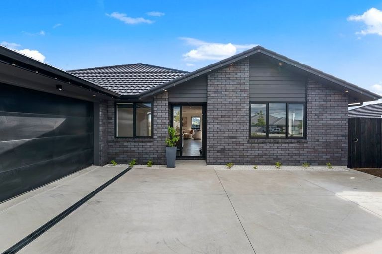 Photo of property in 138 Hitchen Road, Pokeno, 2402