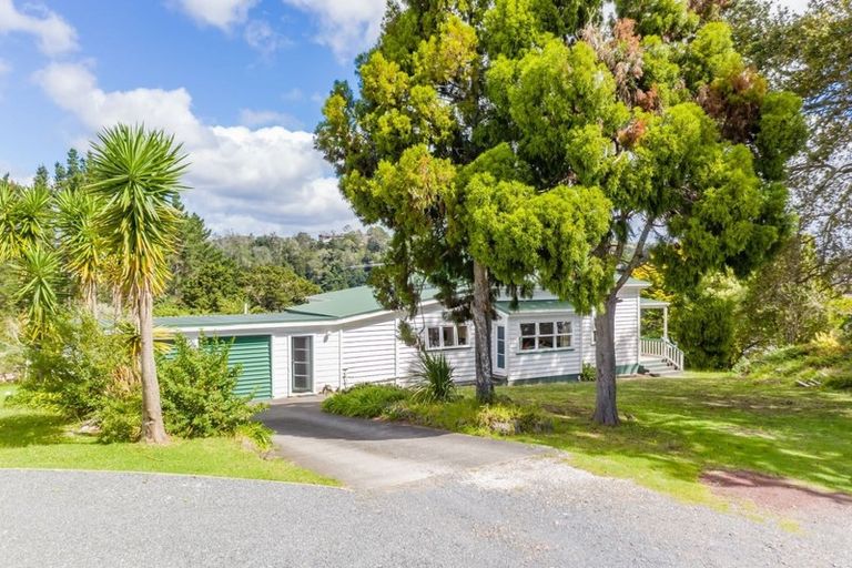 Photo of property in 25 Derrick Road, Kawakawa, 0210