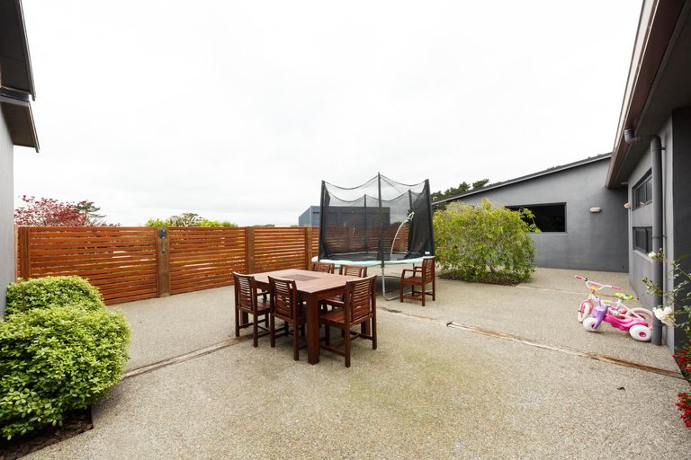 Photo of property in 5/454 Stoney Creek Road, Kelvin Grove, Palmerston North, 4470