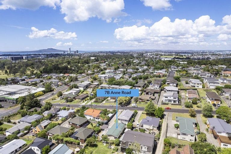 Photo of property in 7b Anne Road, Hillcrest, Auckland, 0627
