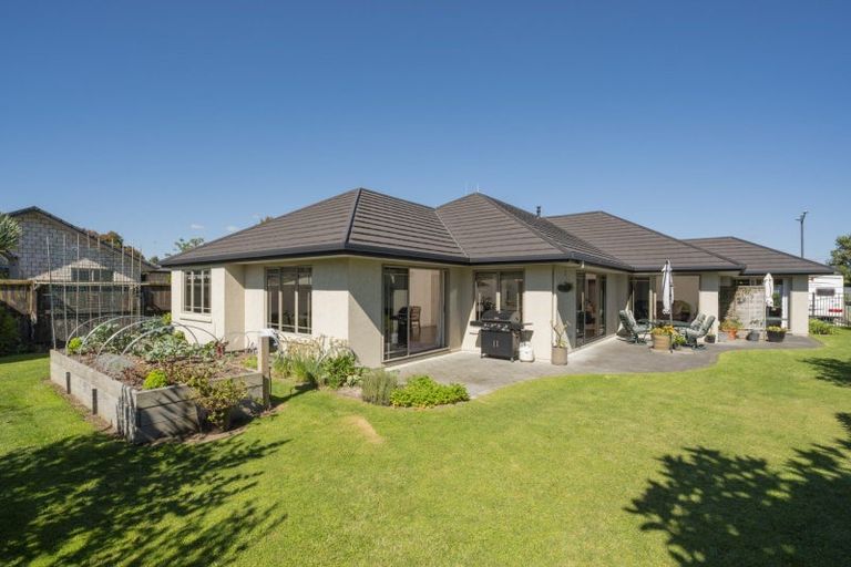 Photo of property in 23 Inverness Drive, Pyes Pa, Tauranga, 3112