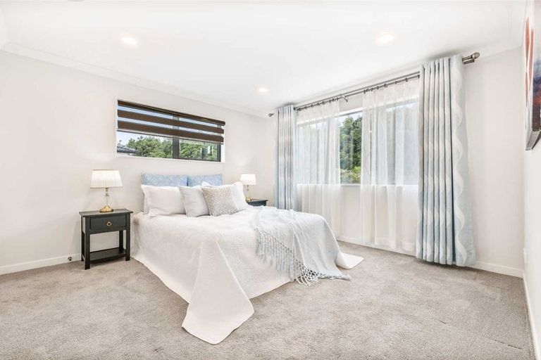 Photo of property in 27 Casheltown Way, Flat Bush, Auckland, 2019