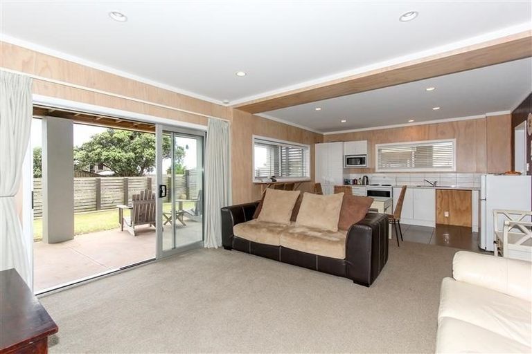 Photo of property in 40 Messenger Terrace, Oakura, 4314