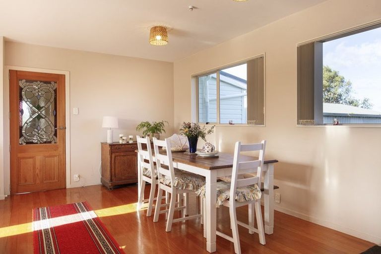 Photo of property in 37 Te Pua School Road, Helensville, 0875