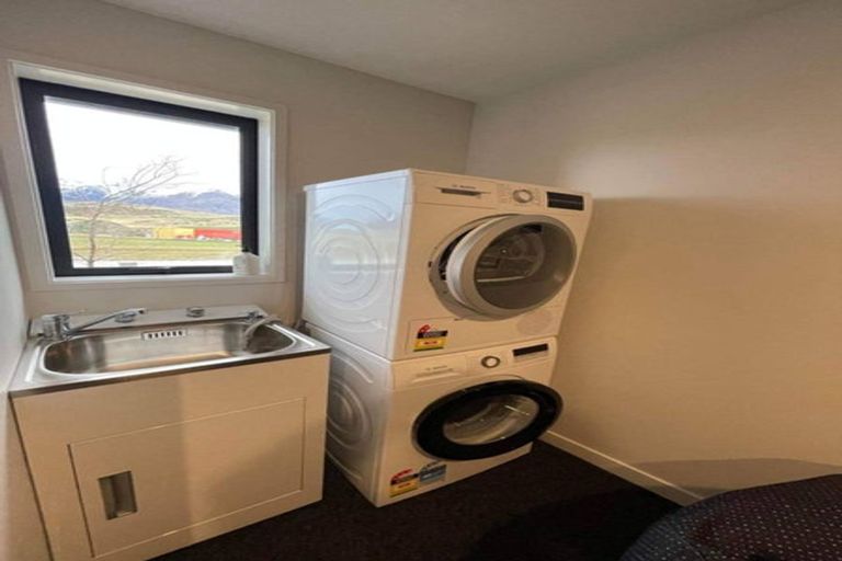 Photo of property in 37 Mulholland Drive, Jacks Point, 9371