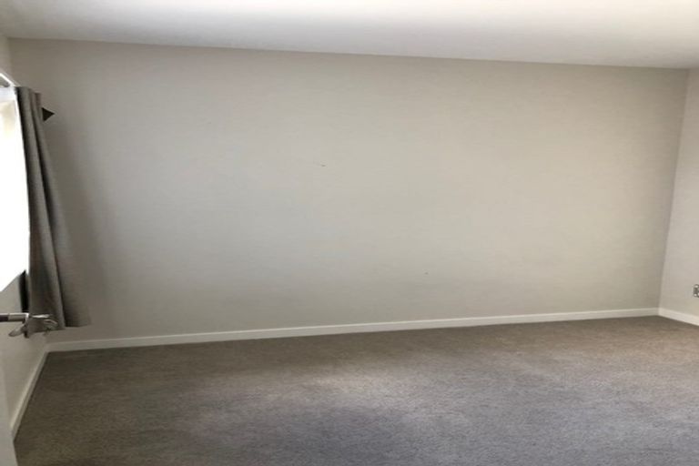 Photo of property in 10c Woodall Place, Totara Vale, Auckland, 0627