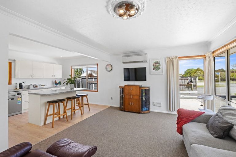 Photo of property in 3 Besant Place, Avondale, Christchurch, 8061