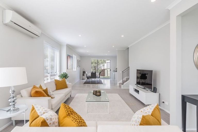 Photo of property in 61 Mackay Drive, Greenhithe, Auckland, 0632