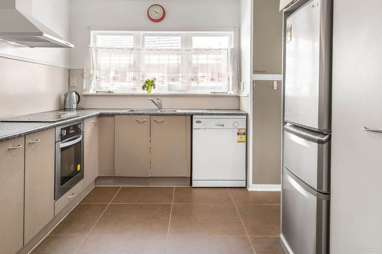 Photo of property in 52 Pembroke Street, Papatoetoe, Auckland, 2025