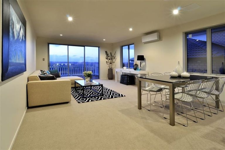 Photo of property in 182 Sunset Road, Unsworth Heights, Auckland, 0632