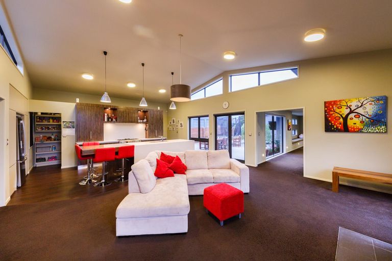 Photo of property in 5/454 Stoney Creek Road, Kelvin Grove, Palmerston North, 4470