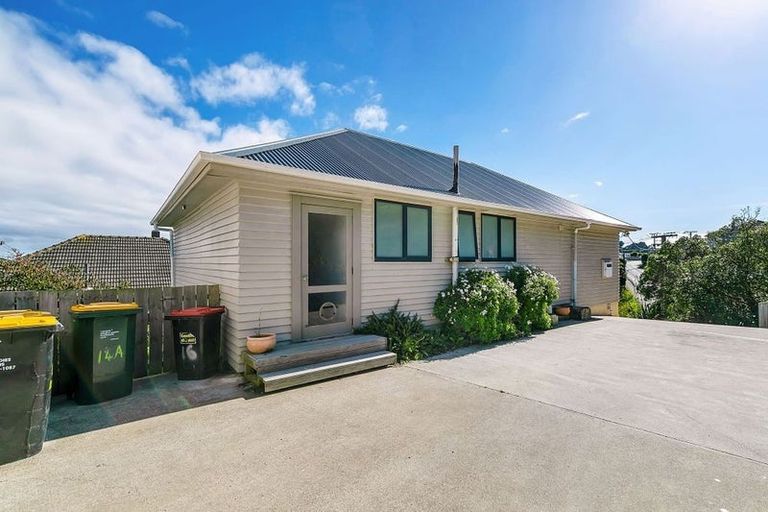 Photo of property in 14 Downes Street, Titahi Bay, Porirua, 5022