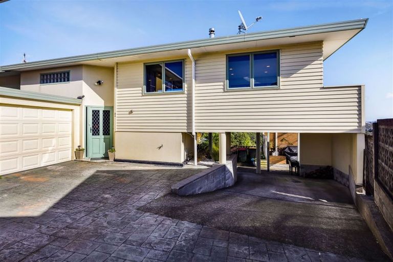 Photo of property in 3a Hillcrest Street, Glen Avon, New Plymouth, 4312