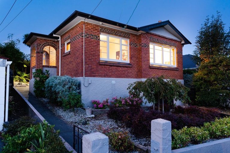 Photo of property in 19 Forbes Street, Balaclava, Dunedin, 9011