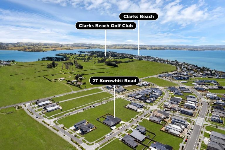 Photo of property in 27 Korowhiti Road, Clarks Beach, 2122