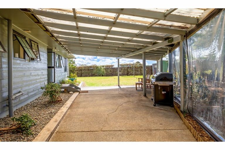 Photo of property in 7 Imperial Place, Henderson, Auckland, 0612