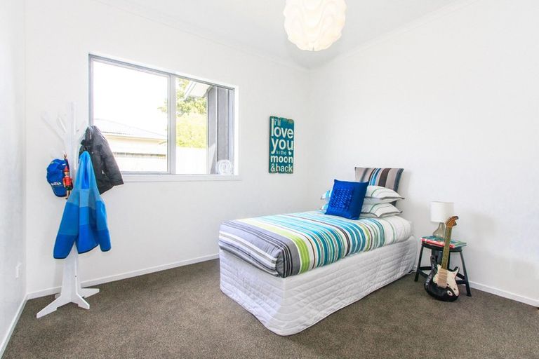 Photo of property in 12 Stewart Crescent, Hokowhitu, Palmerston North, 4410