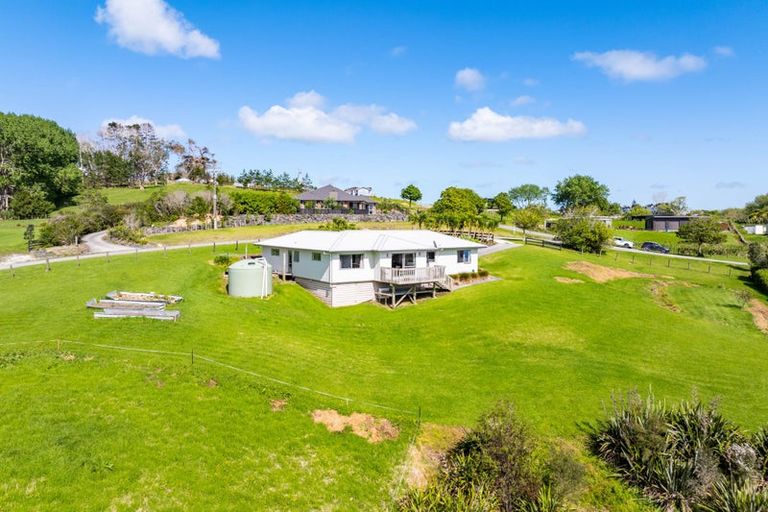 Photo of property in 11 Lupis Way, Kaiwaka, 0573