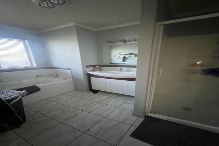 Photo of property in 1 Acton Vale, Rototuna North, Hamilton, 3210