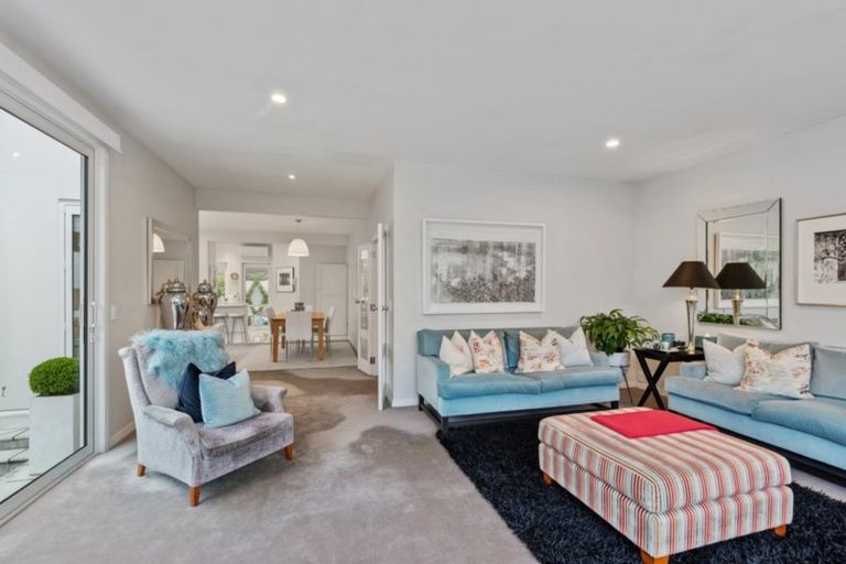 Photo of property in 2/24 Thornycroft Street, Fendalton, Christchurch, 8052