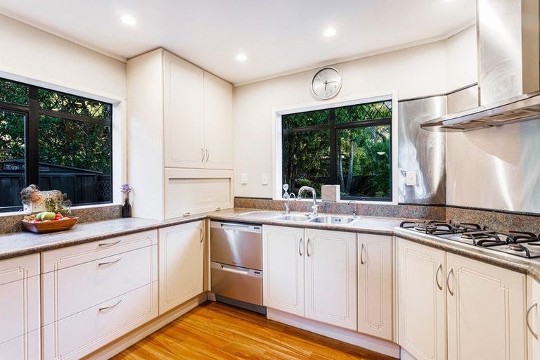 Photo of property in 190 Lonely Track Road, Dairy Flat, 0632