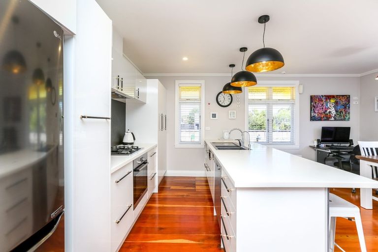 Photo of property in 18 Aubrey Street, New Plymouth, 4310