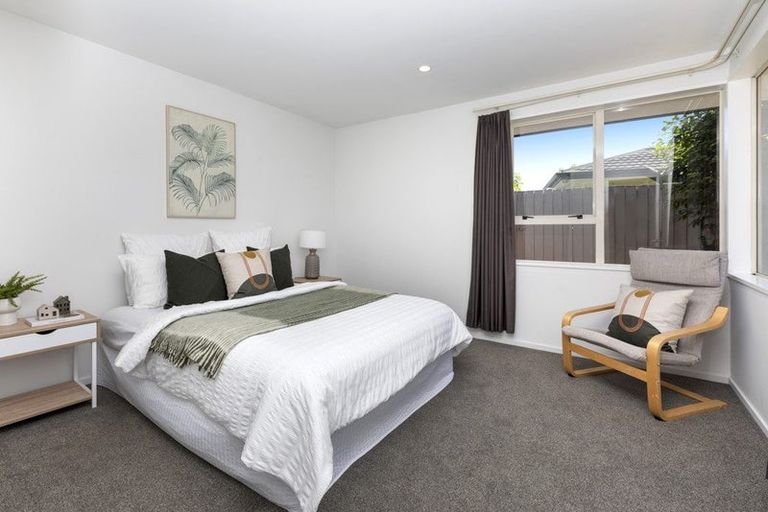Photo of property in 2/111 Paparoa Street, Papanui, Christchurch, 8053