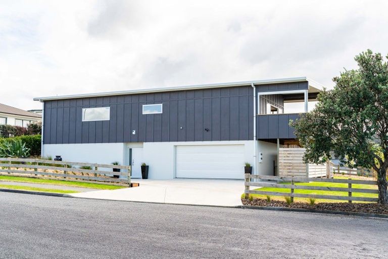 Photo of property in 7 Takahe Place, Mangawhai, 0505