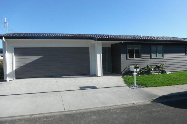 Photo of property in 5 Deptford Lane, Whitby, Porirua, 5024