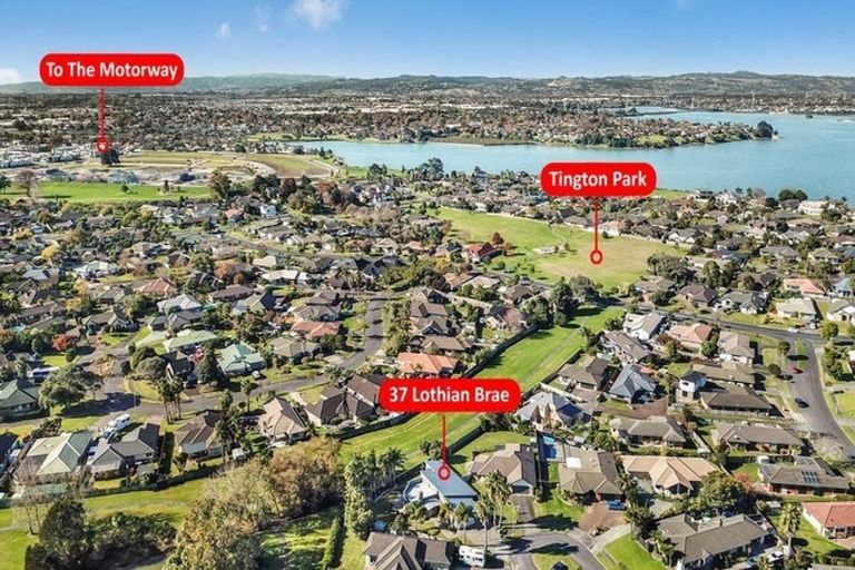 Photo of property in 37 Lothian Brae, Wattle Downs, Auckland, 2103