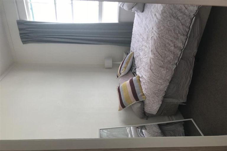 Photo of property in 28 Scarborough Terrace, Mount Victoria, Wellington, 6011