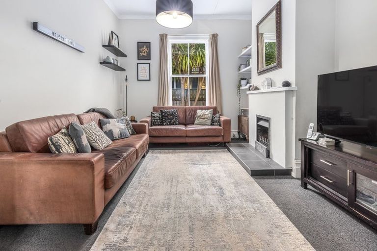 Photo of property in 30 Hinemoa Street, Paraparaumu, 5032