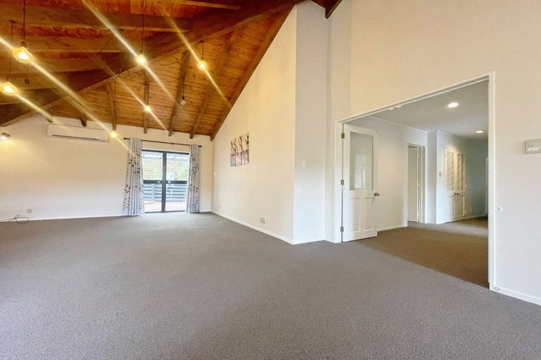 Photo of property in 25 Calman Place, Chatswood, Auckland, 0626