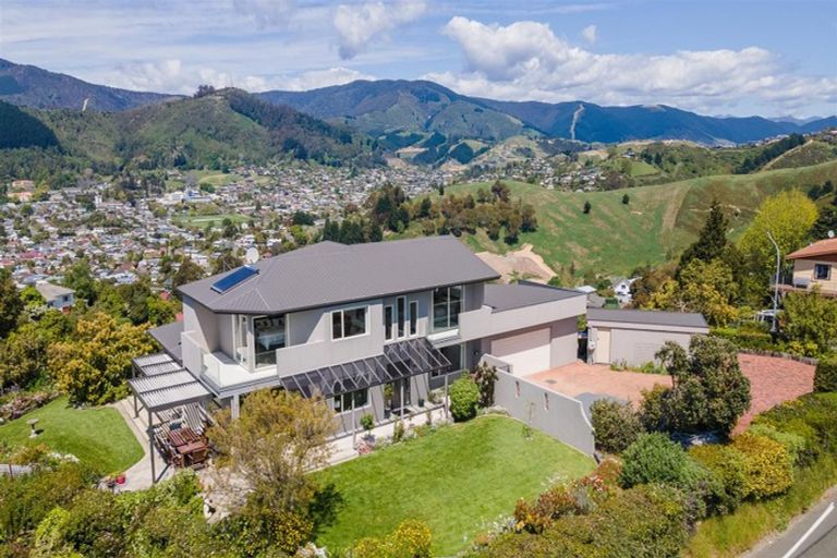 Photo of property in 141 Princes Drive, Britannia Heights, Nelson, 7010