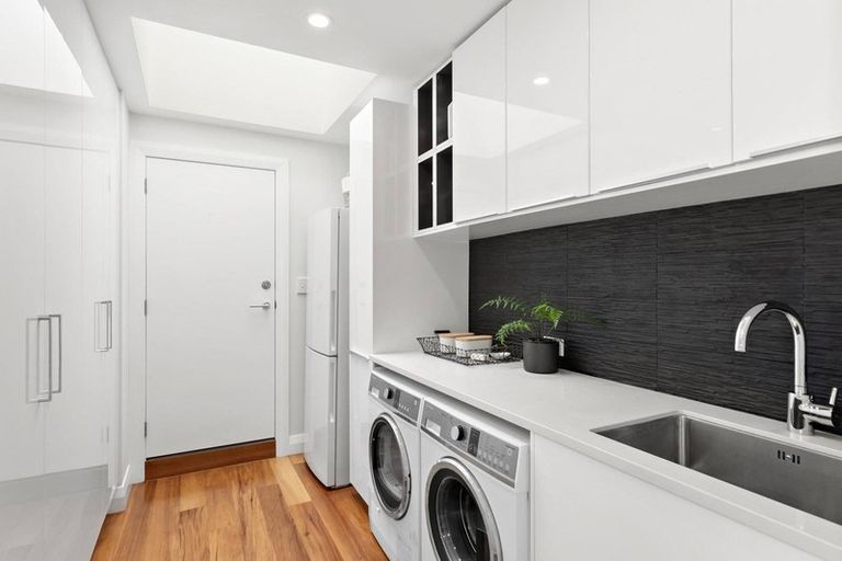 Photo of property in 31 Walmer Road, Point Chevalier, Auckland, 1022
