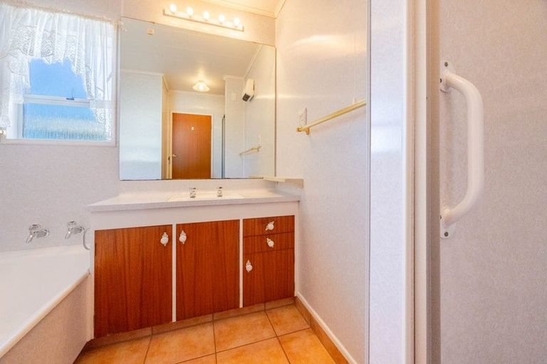 Photo of property in 3/22 Avondale Road, Taradale, Napier, 4112